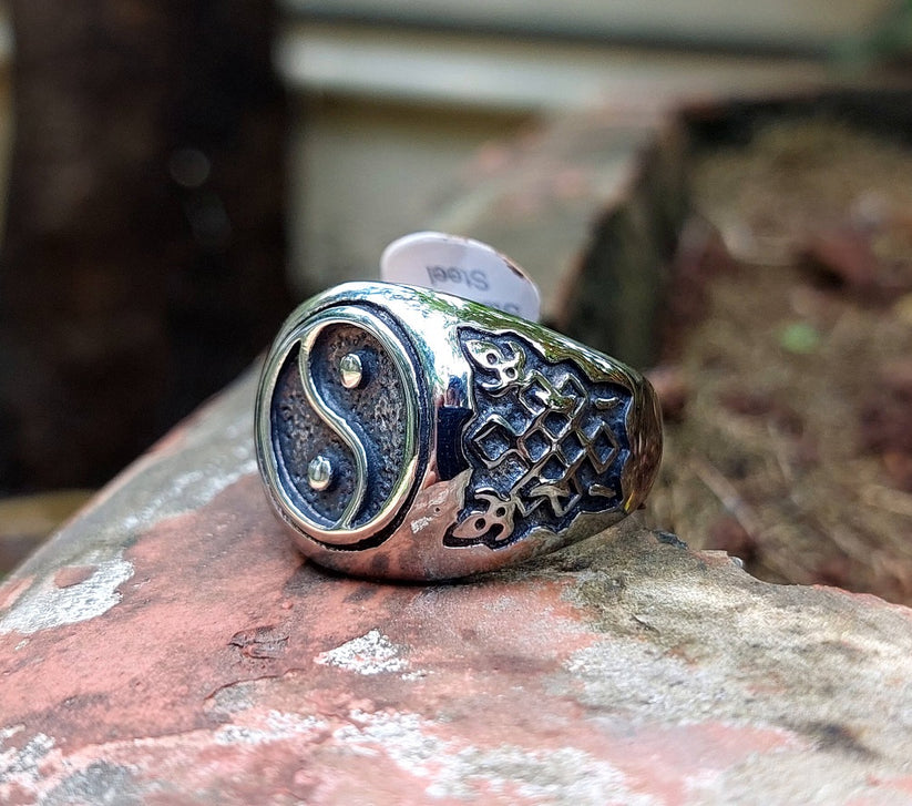 Yin and Yang Finger Ring