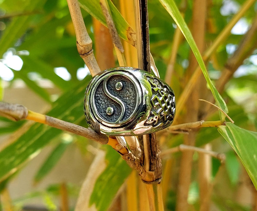 Yin and Yang Finger Ring