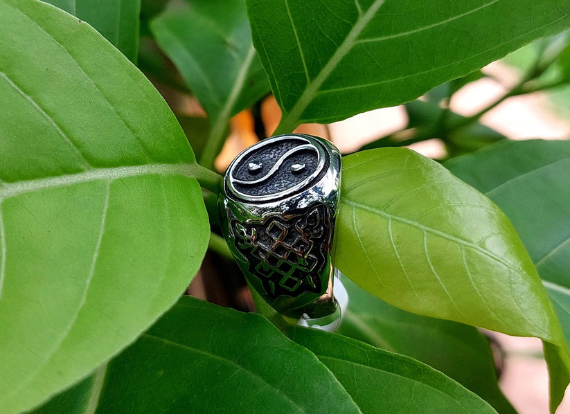 Yin and Yang Finger Ring