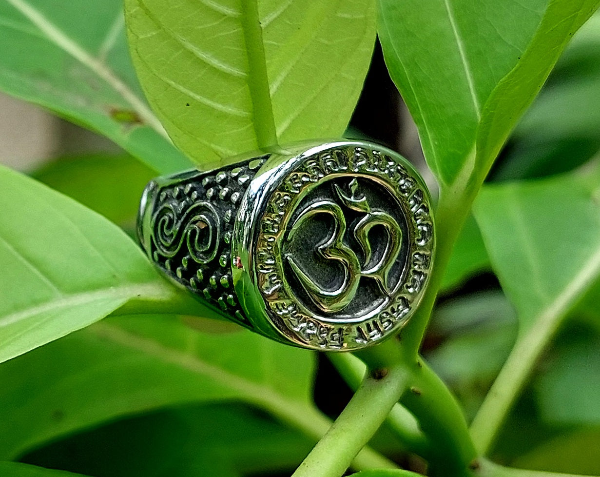 Om Finger Ring