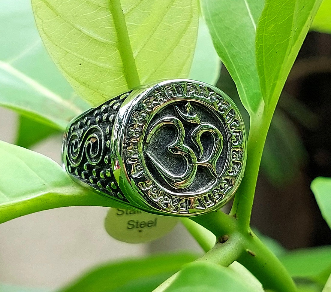 Om Finger Ring