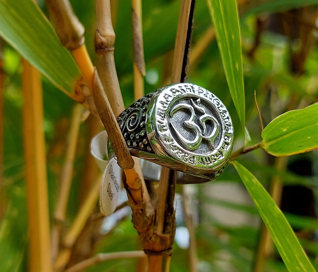 Om Finger Ring