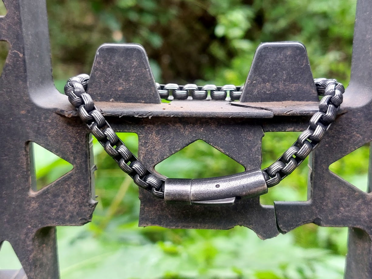 STREET SOUL Oxidized Link 6mm Pure Stainless Steel Link Chain Bracelet, American trending - Biker Punk Style Bracelet