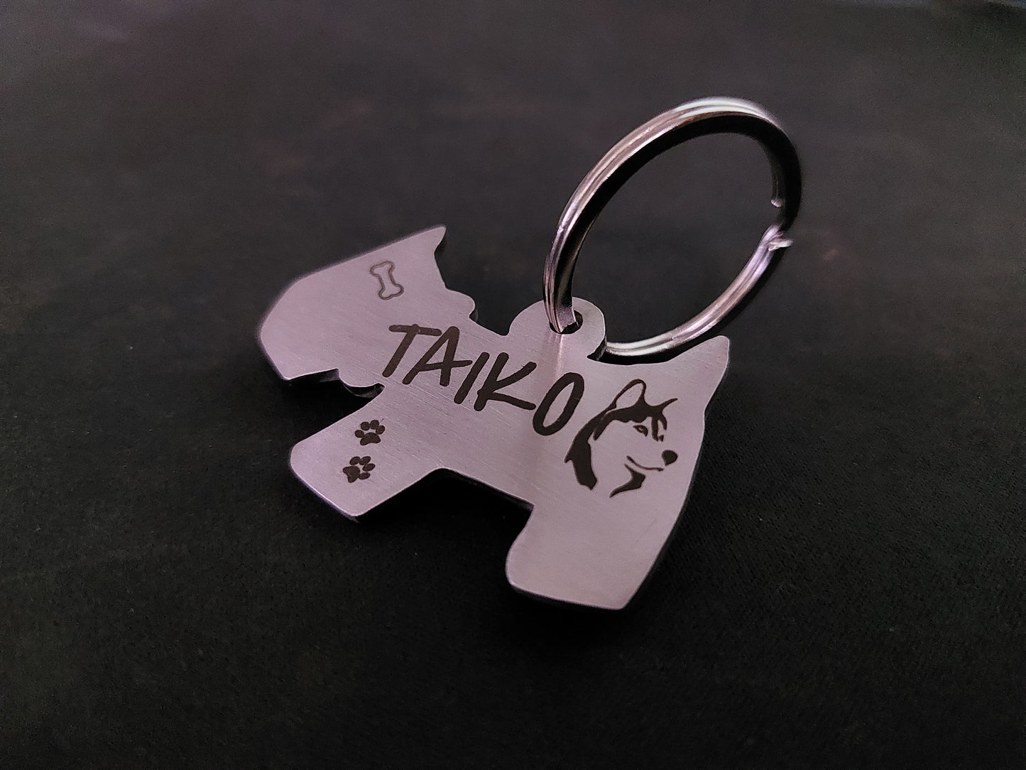 Dog shaped Name Tags in Stainless Steel Laser Engraved for Pet Dog