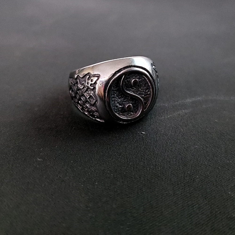 Yin and Yang Finger Ring