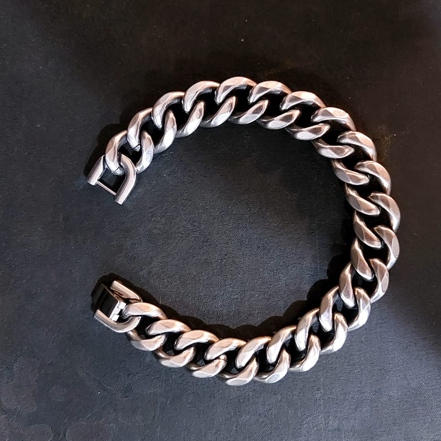 STREET SOUL Cuban link bracelet open clasp view